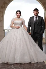 Uzun Kollu Boyun Detaylı Prenses Model Gelinlik - Görsel 3