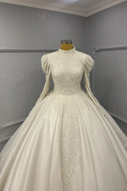 Omuz Detaylı Prenses Model Tesettür Gelinlik