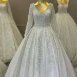 Uzun Kollu Taşlı Prenses Model Gelinlik