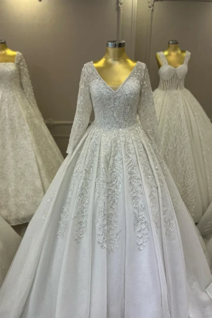 Uzun Kollu Taşlı Prenses Model Gelinlik